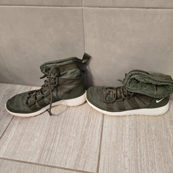 Nike ROSHE ONE High Sneakers Green Fur Boots Women’s 9 Snow Hiking 615968-301 - Picture 2 of 4